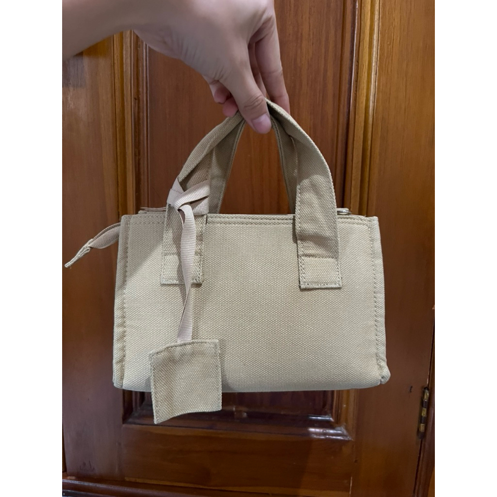 Canvas bag by Gladsome
