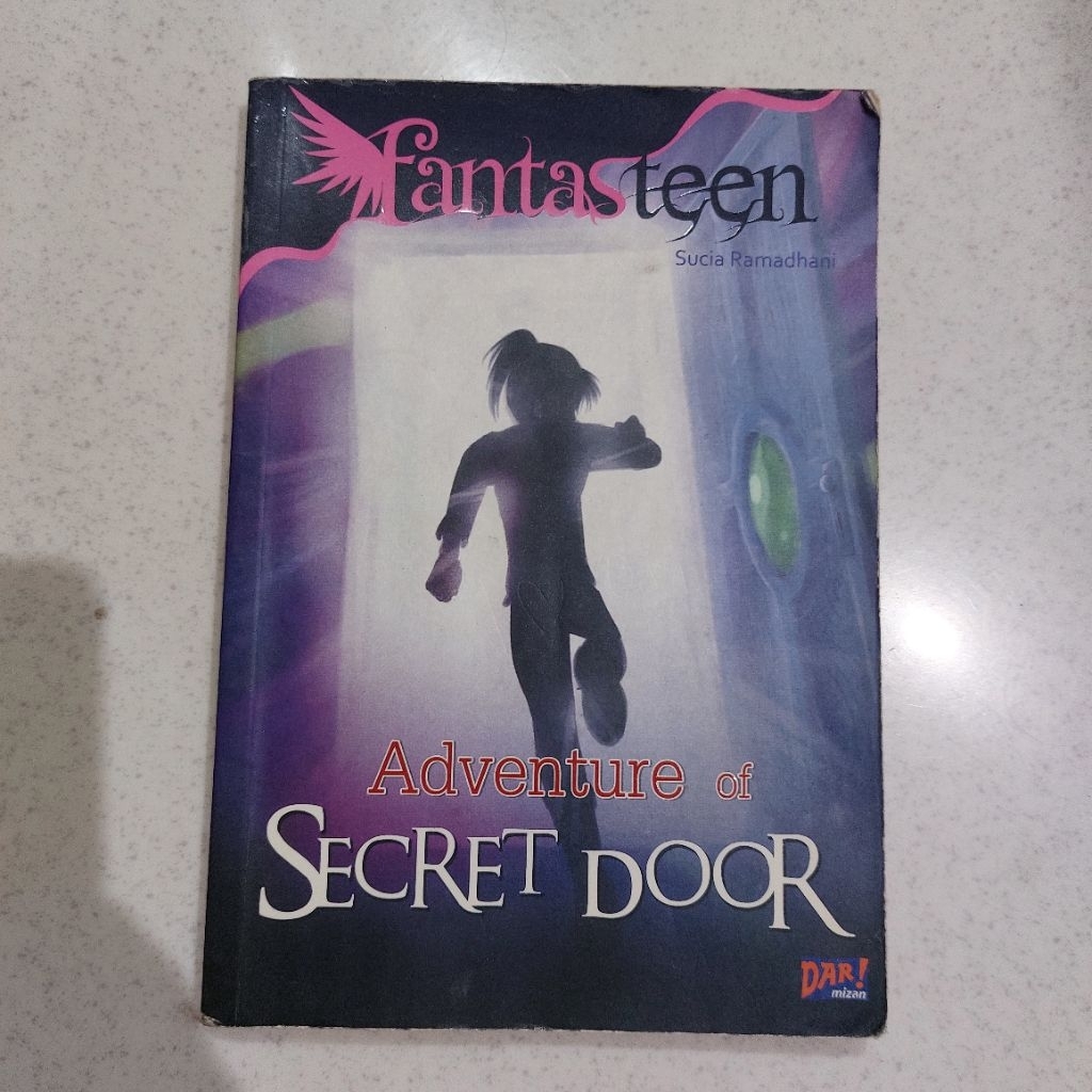fantas teen : adventure of secret door preloved novel
