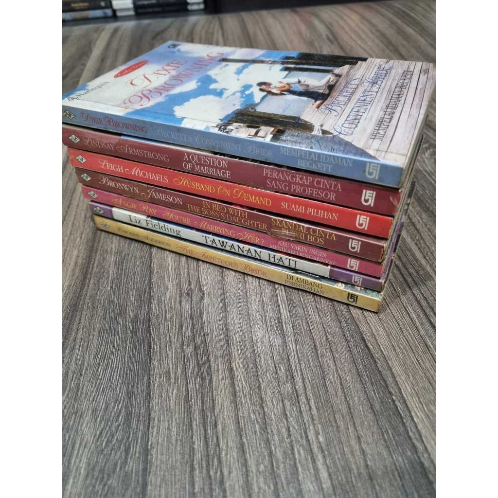 

Novel Harlequin bisa pilih judul