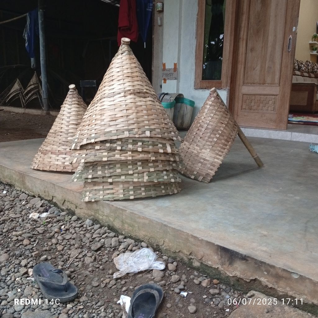 Pengki bambu/Cikrak serokan sampah
