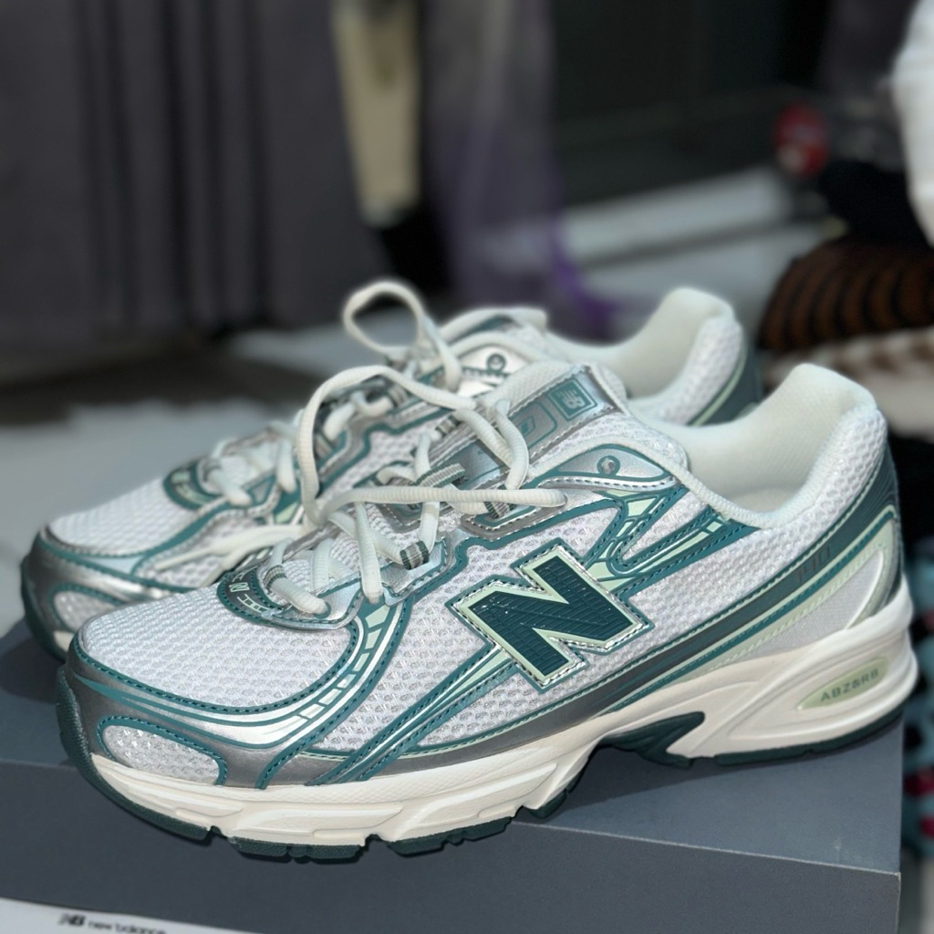 New Balance (NB) 740