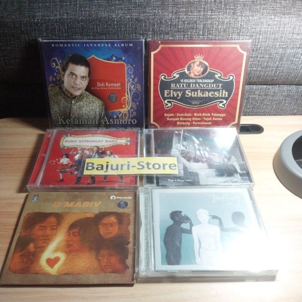 CD "Didi Kempot"  "Elvy Sukaesih"  "Ello"  "Fourtwenty"  "D'Masiv"  "Dewi Persik"  "Geisha"  "Five M
