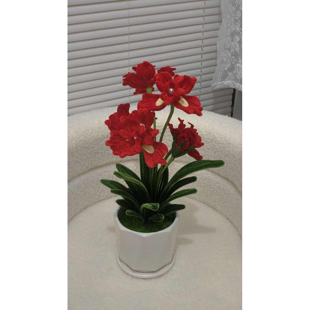 Bunga Anggrek Kawat Bulu / Bunga Pot Keramik