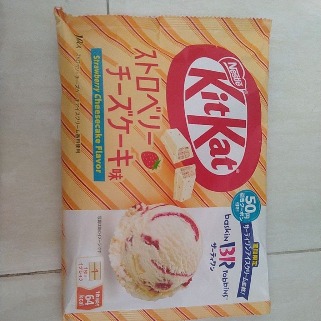 

kit Kat BR import strawberry cf