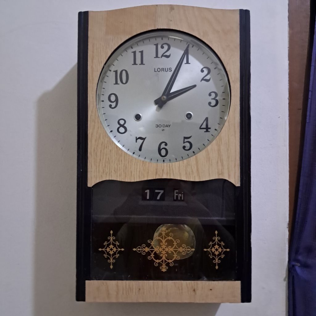 Jam dinding jadul Lorus putar 30 hari sekali Lorus lubang dua Jepang