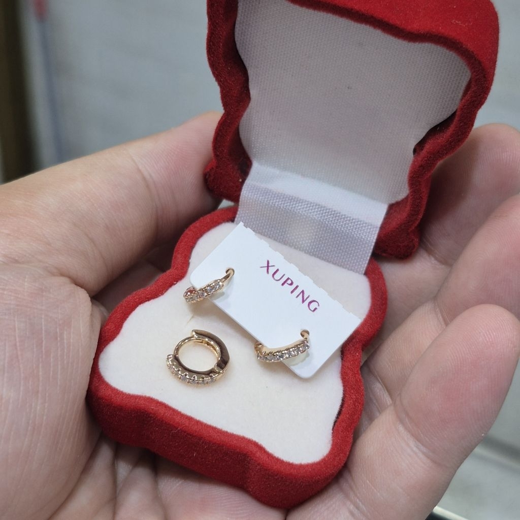 Giwang klip anting bulat mata baris 7 XUPING asli