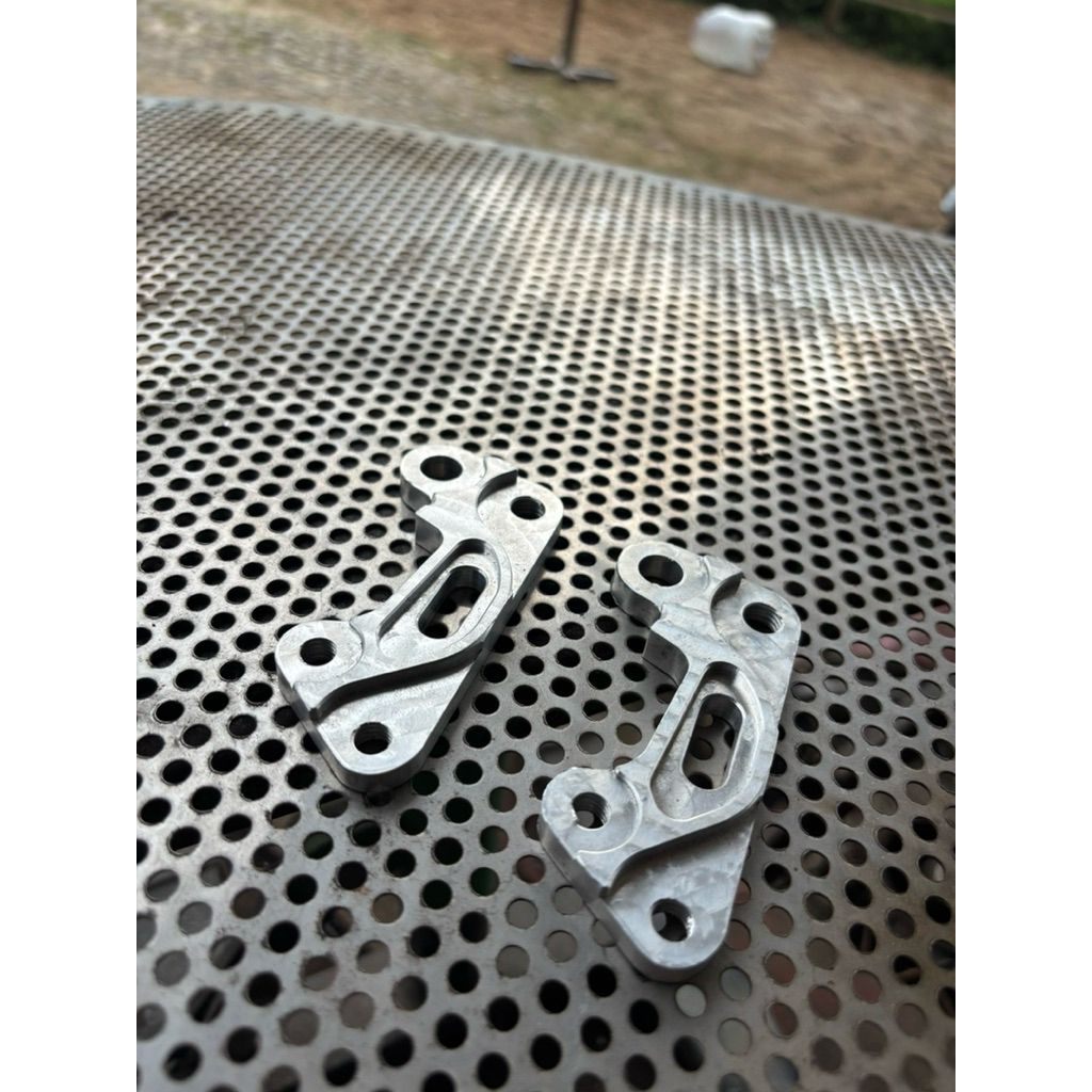 brakcet kaliper 2p mio sporty 5tl old lama disc 220 w piston nissin samurai