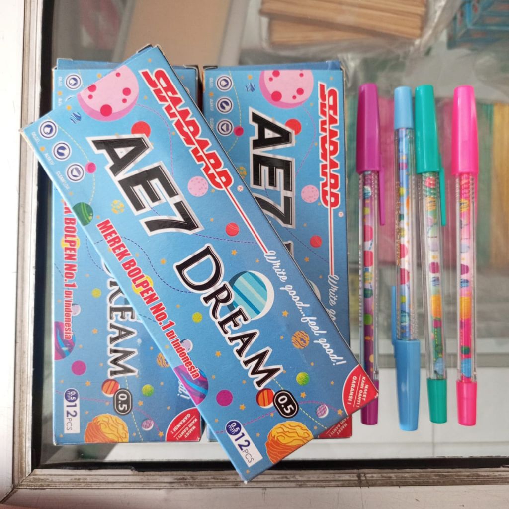 

PULPEN STANDARD AE7 DREAM WARNA HITAM 1 KOTAK ISI 12 PCS