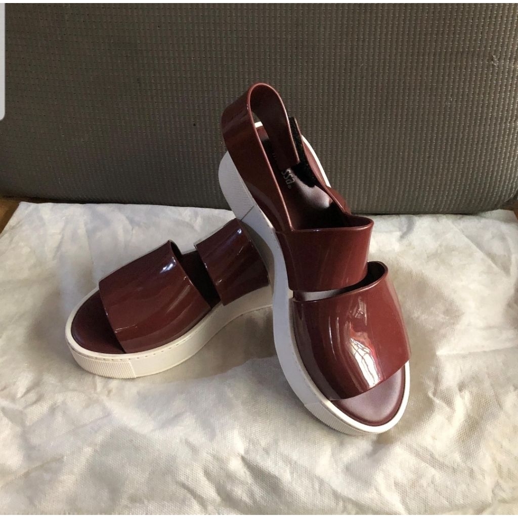 Sepatu Sandal Melissa