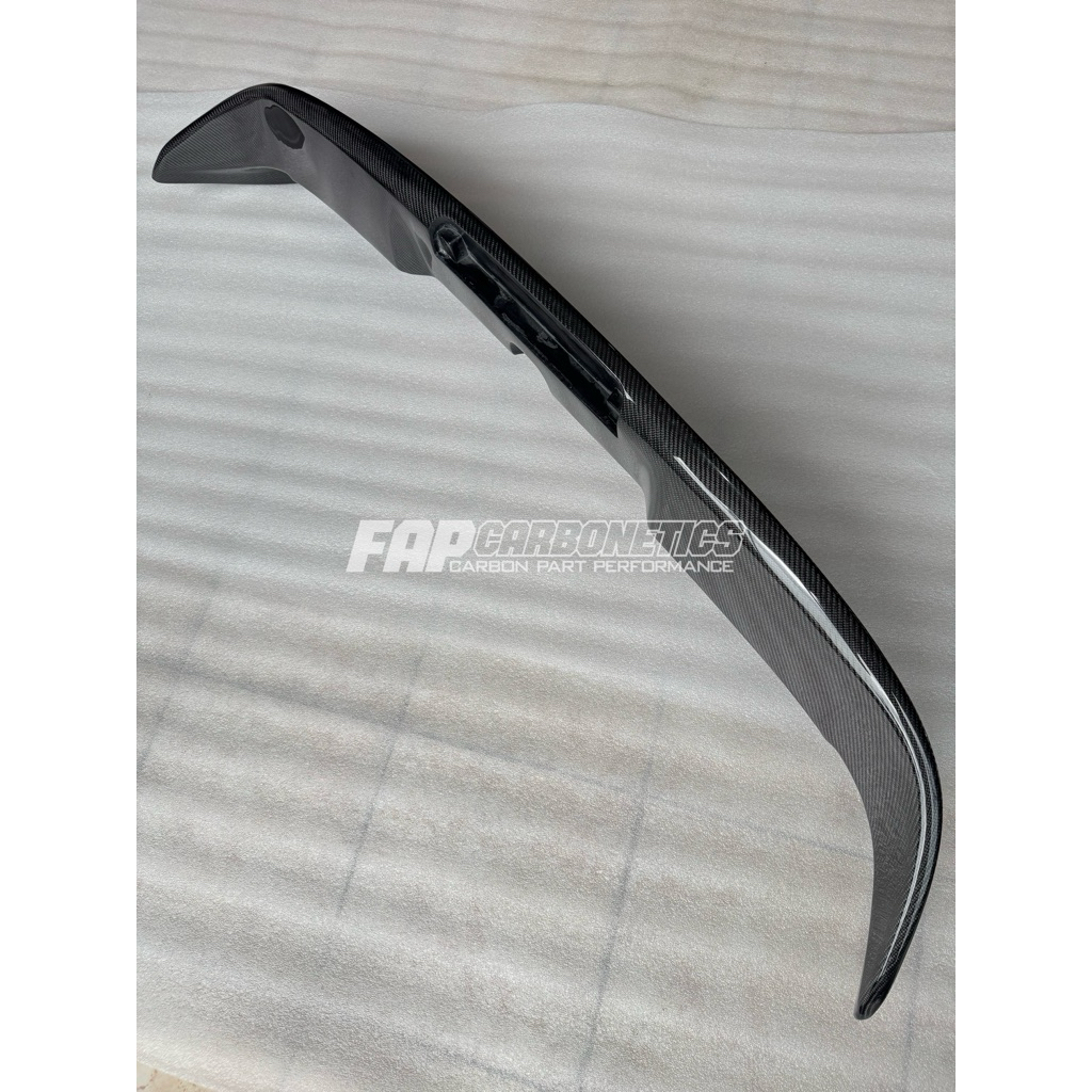Spoiler innova 2kd 2004-2014 carbon kevlar