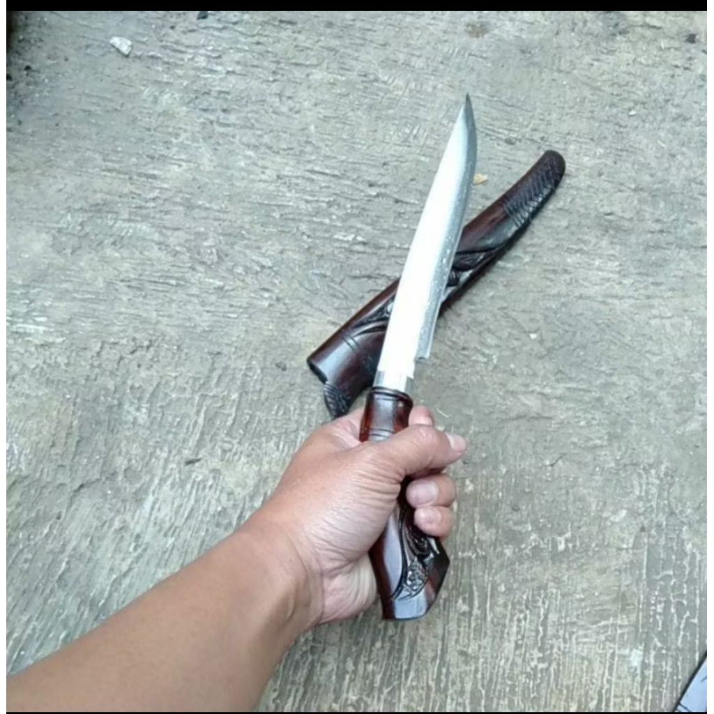 Pisau Tradisional Ukir Kayu Sarung Etnik – Cocok untuk Koleksi & Outdoor