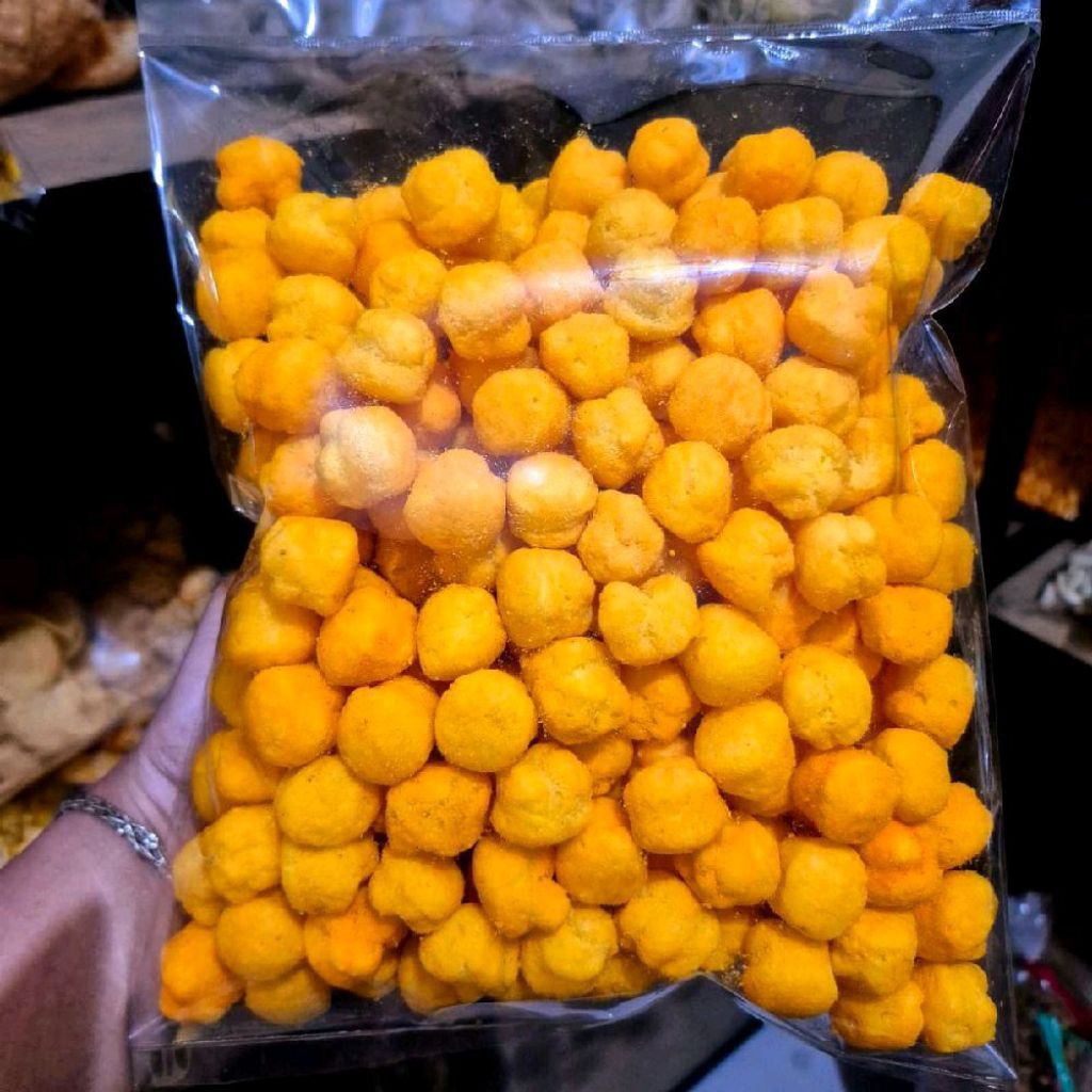 

CHIKI SUPER BALLS 200GR KEJU COKLAT RENYAH ENAK SNACK MAKANAN LEZAT