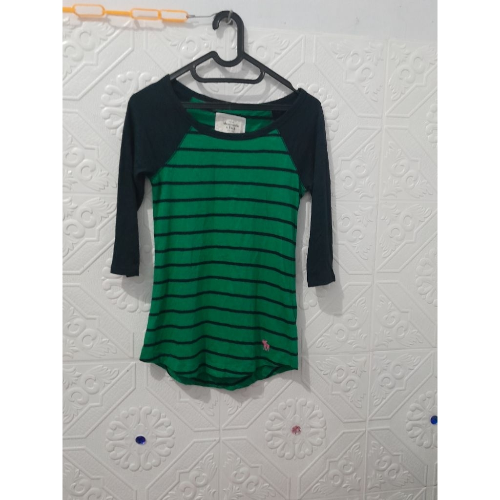 Atasan Kaos cewek tag 170 Abercrombie & Fitch 10k