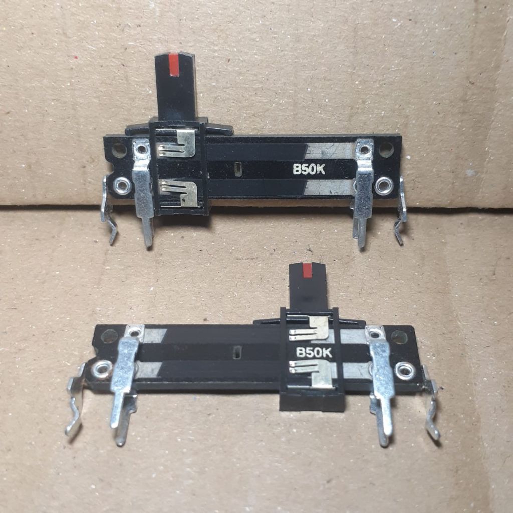 POTENSIO GESER 4 CM KAKI 3-3 B50K tuas 1 cm