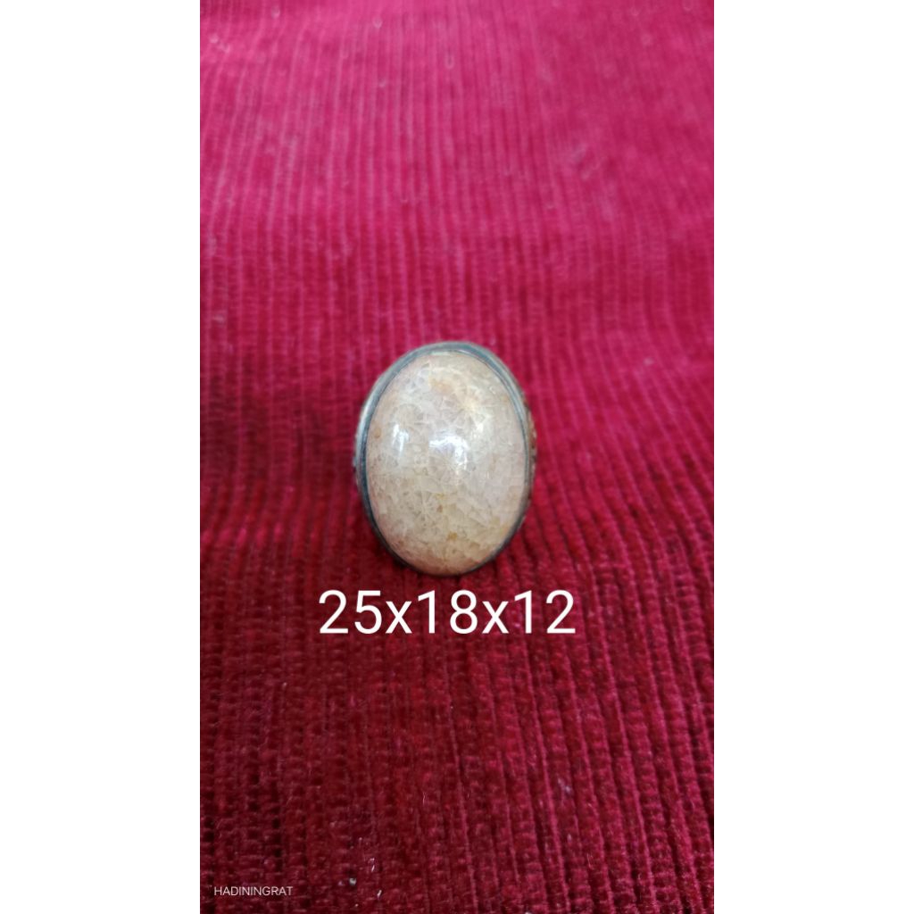 Akik Teratai Lawasan Tembus Senter