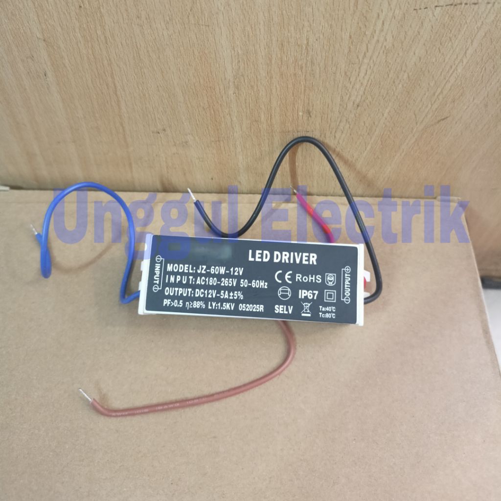 LED Driver 12 Volt 120 watt 10 amper trafo 10A adaptor 12V 120w Outdoor