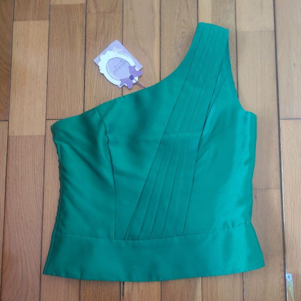 atasan wanita/pakaian wanita/baju wanita/top seksi/top one shoulder/atasan miring/baju tarsan