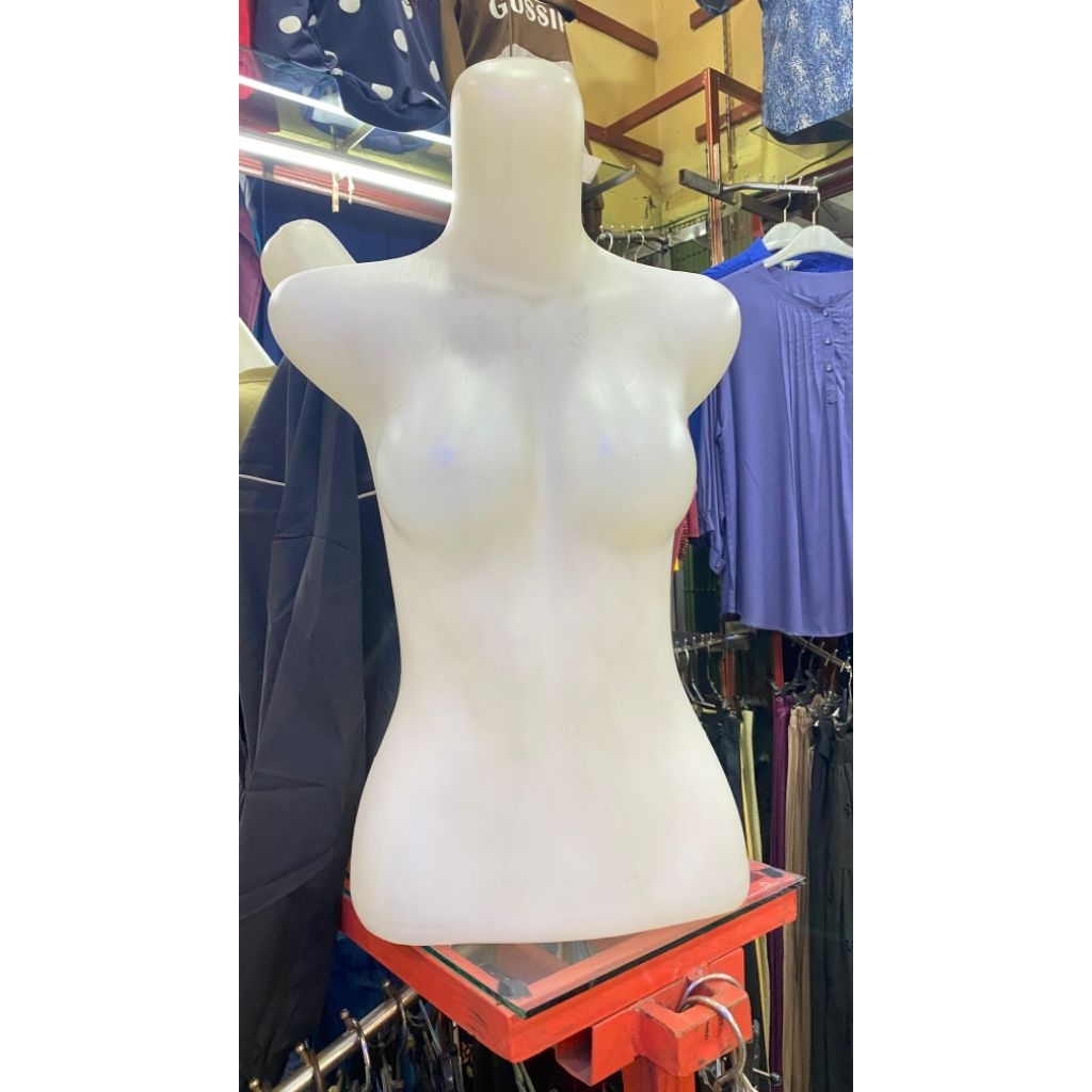 Breket & Patung Manekin Setengah Badan Wanita, anak-anak, patung gantung| Preloved(second) MASIH BAG