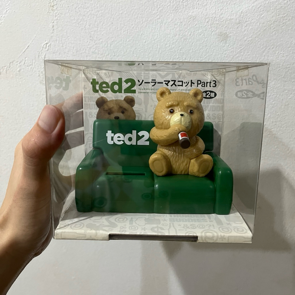 TED 2 Sofa Solar Pajangan Gerak Figure Ori