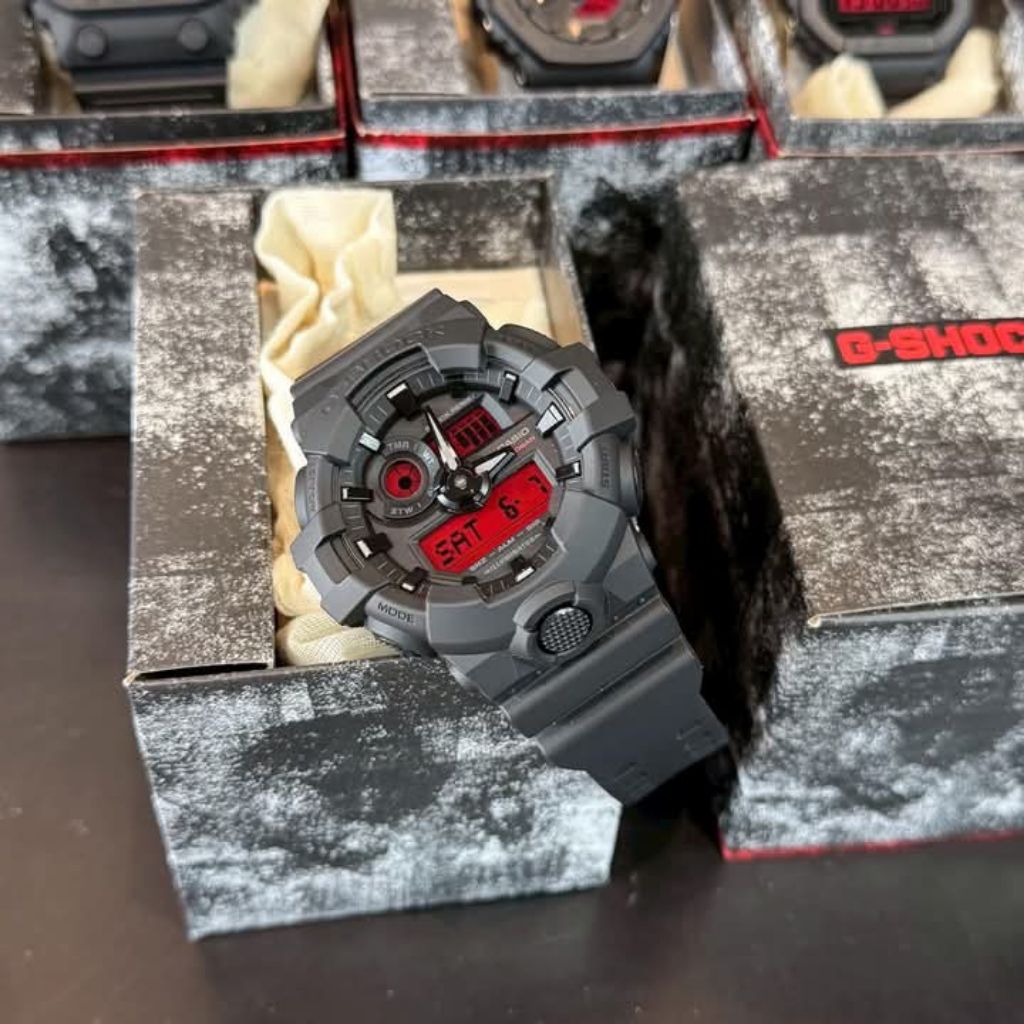 Jam Tangan Casio G-Shock GShock GA-700BBR / GA700BBR - 1DR / GA-700 Black and Bold Red