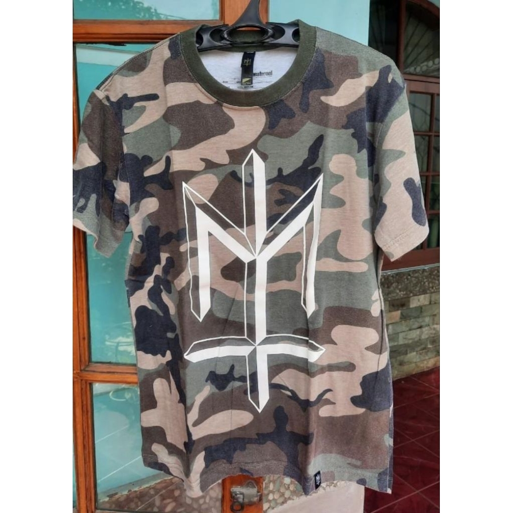 Maternal Tshirt tees kaos Camo Army Threats logo size S