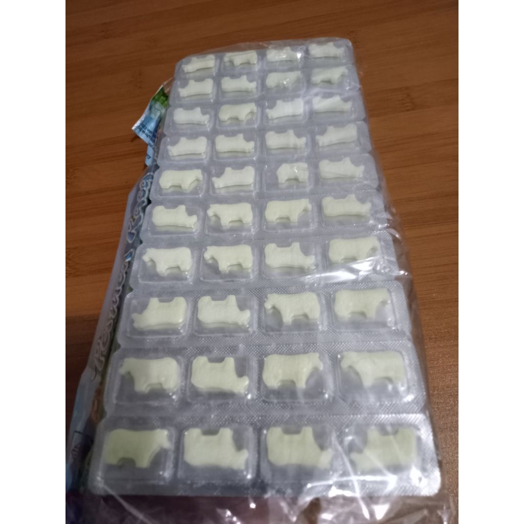 

Permen sapi baris/permen susu bentuk sapi/permen susu sapi/permen lucu/permen unik