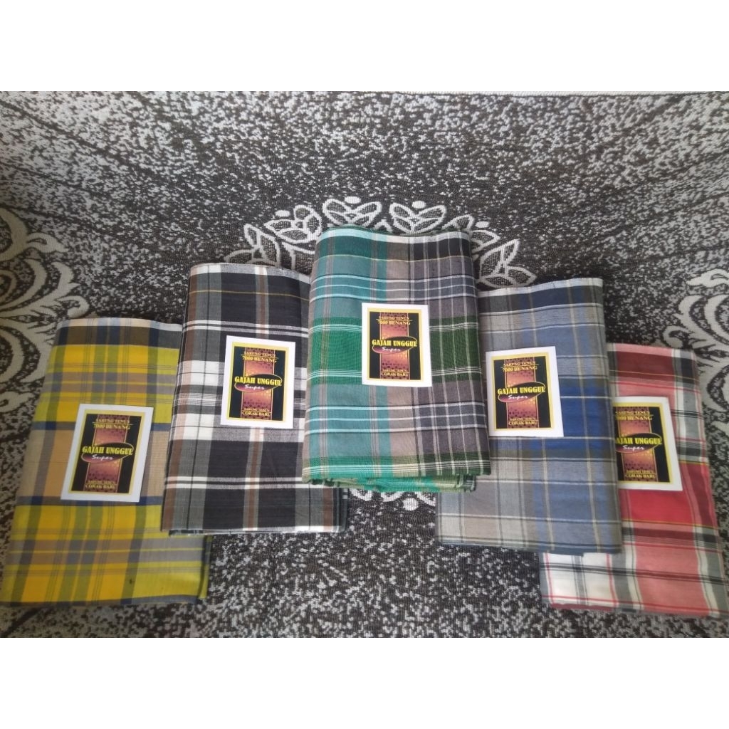 Sarung Tenun Atlasan Dewasa-motif kotak-kotak