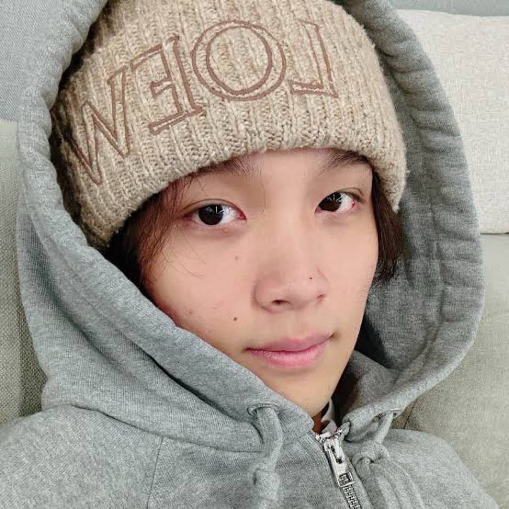 PRELOVED TOPI LOEWE HAECHAN NCT