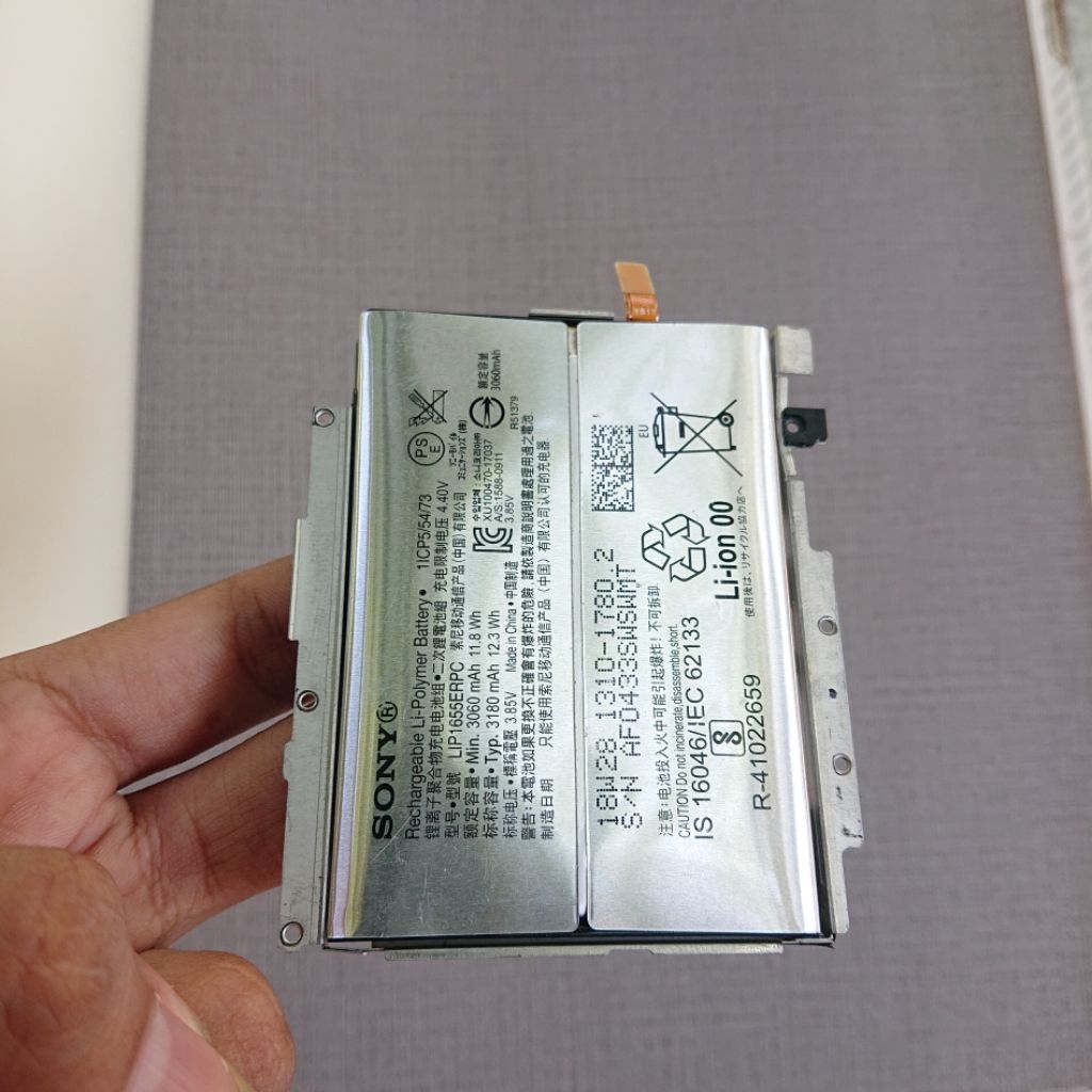 Baterai Sony Xperia Xz2 original copotan