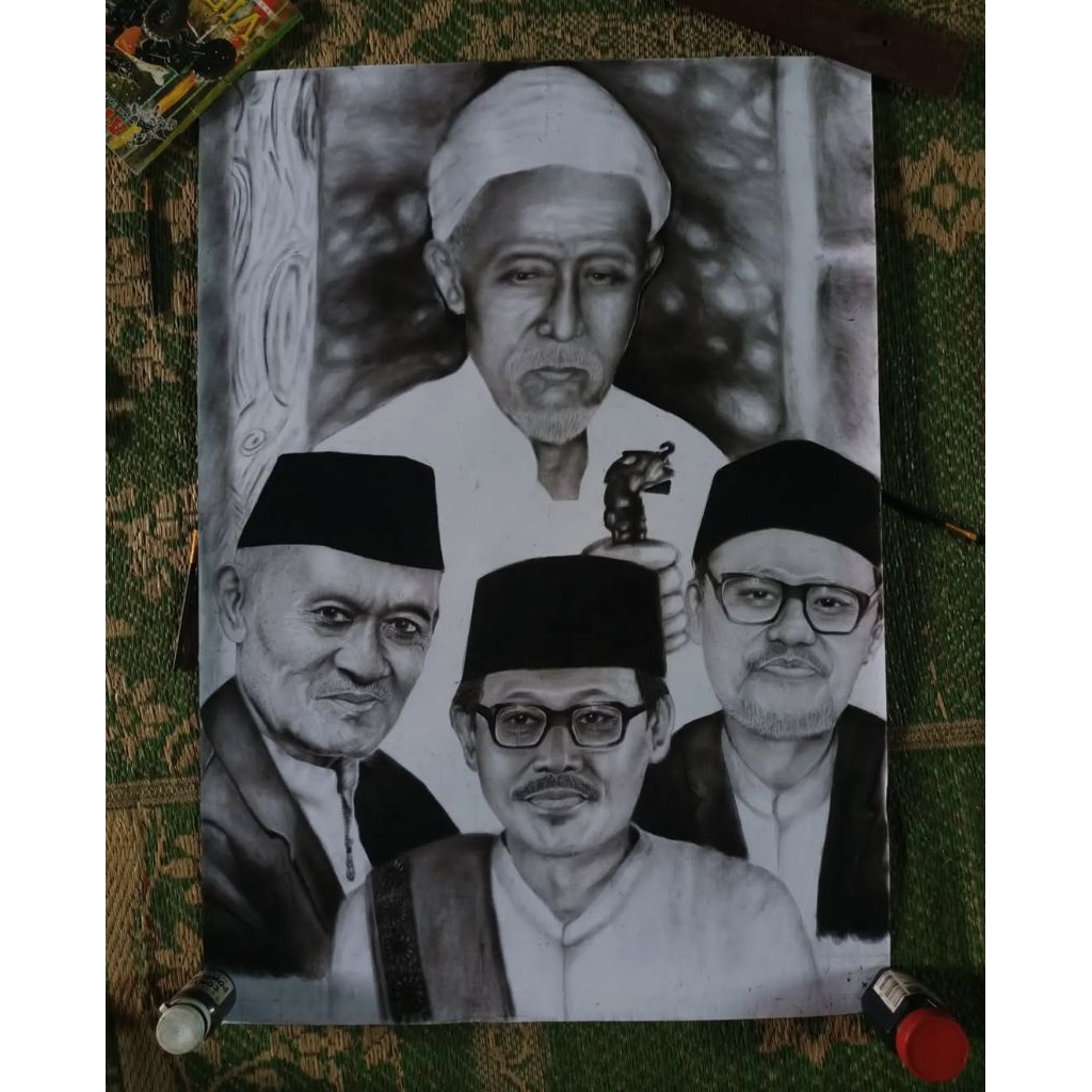 

Jasa Lukis Wajah Realistik – Bisa Foto Keluarga, Pasangan, Anak