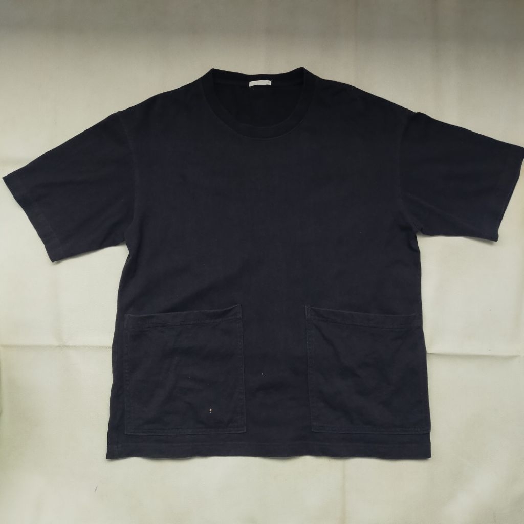 t shirt kaos gu hitam polos second bekas preloved original branded