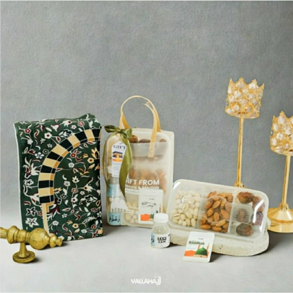 

KHALEED APPAREL X YALLAHAJJ Oleh-oleh Haji & Umroh Paket Luxury B Totebag Sajadah/Hampers/Gift Haji dan Umroh