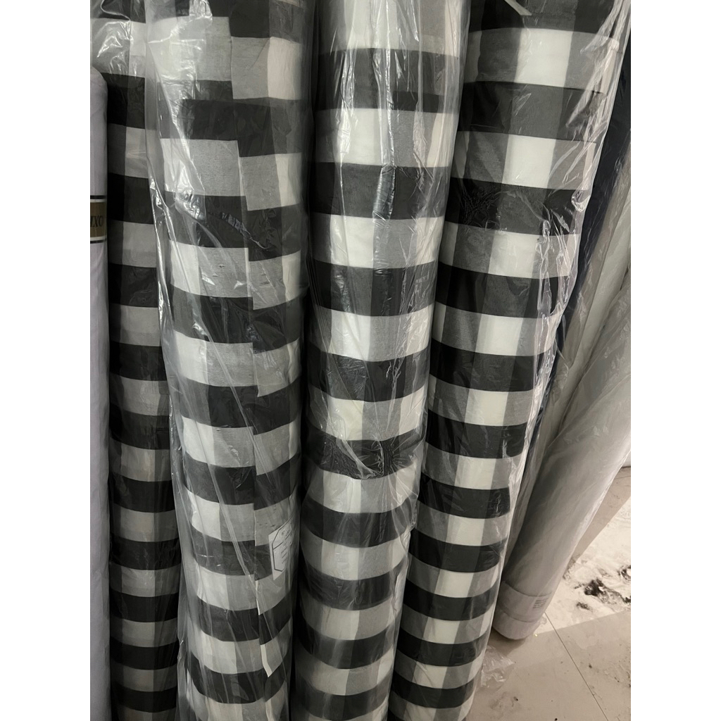 Kain Kotak Hitam Putih / Kotak Bali Hitam Putih -Harga per Setengah Meter