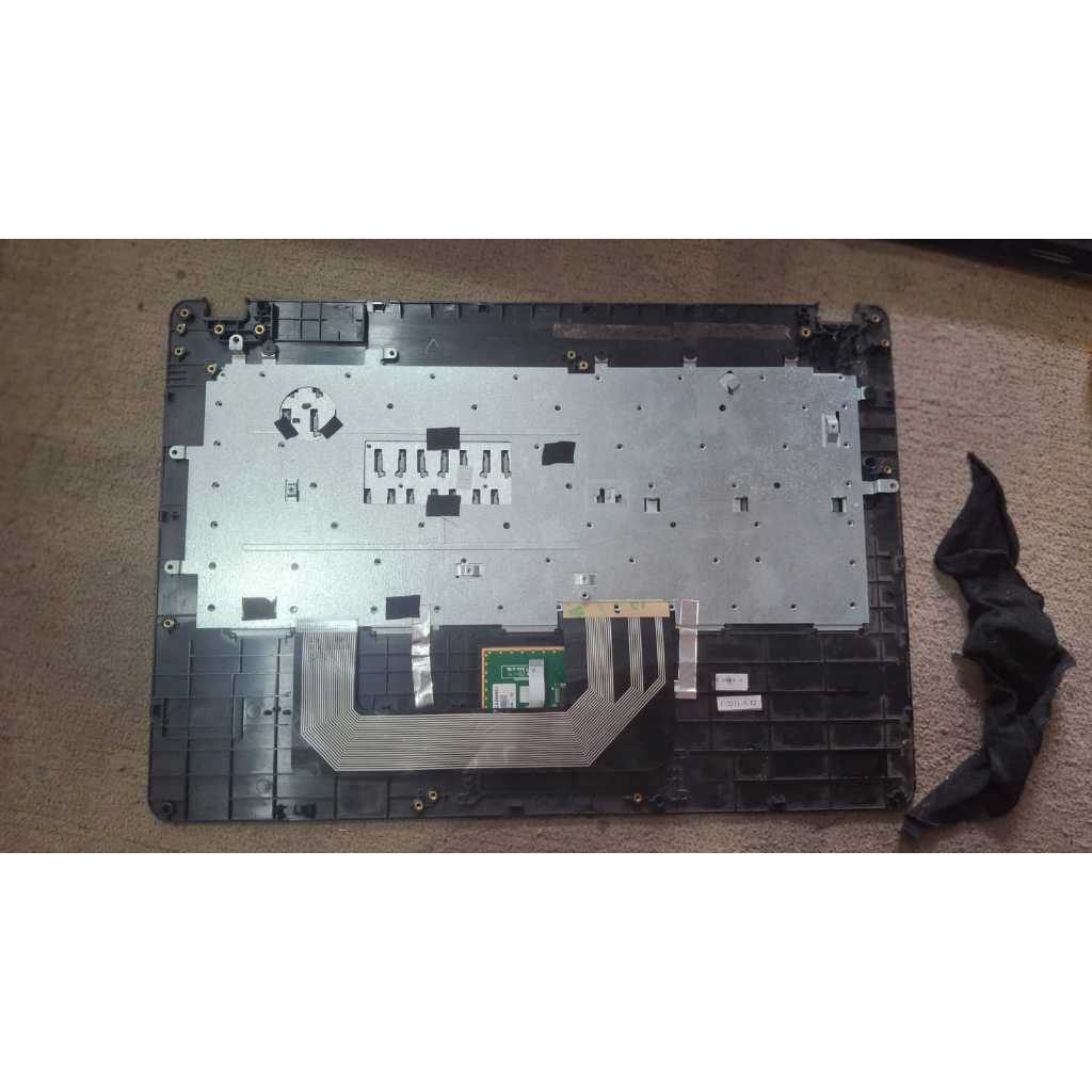 CASING BAGIAN KEYBOARD LAPTOP WEARNES QUADRACT 240V