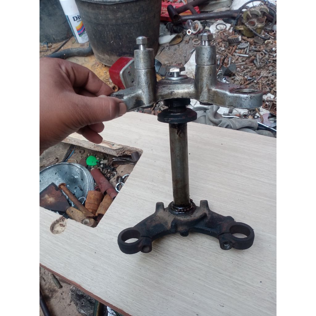 segitiga shok atas bawah suzuki A100 tahun tua A5 A6 A7 tangki blimbing