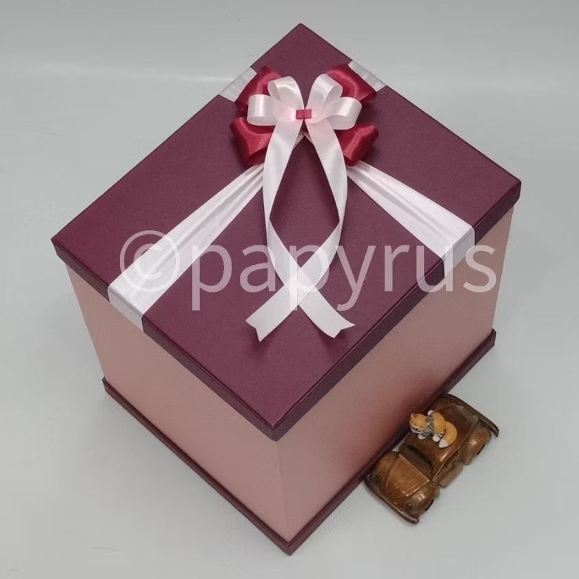 

PAPYRUS Sandwich 25x30 Tinggi 30cm Kotak Kado Gift Box Hadiah V1