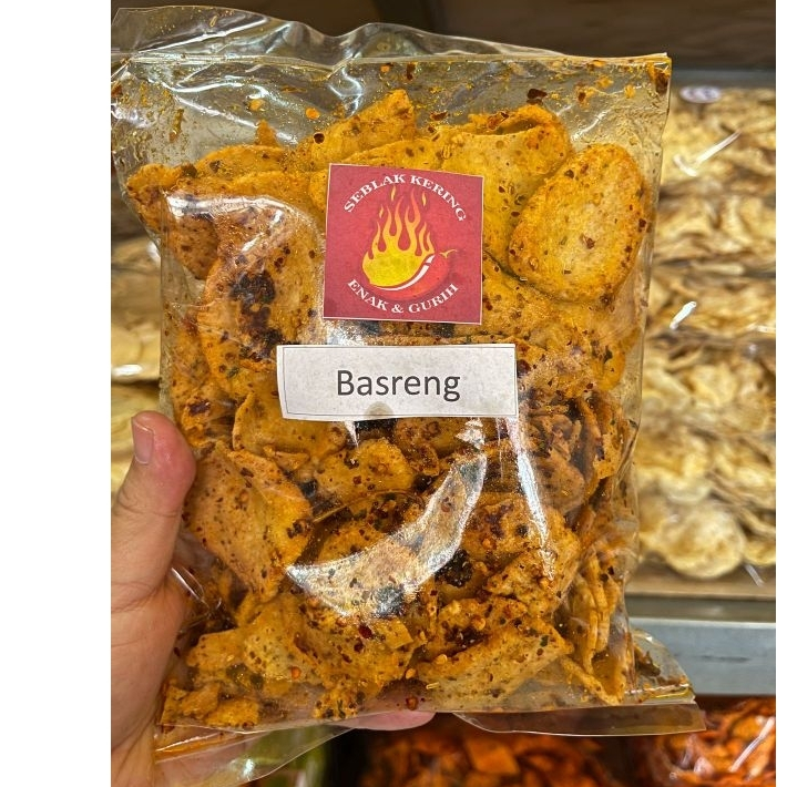 

Keripik basreng bulat pedas gila 250gr gurih renyah best seller snack oleh oleh Bandung gratis packing babblewarp