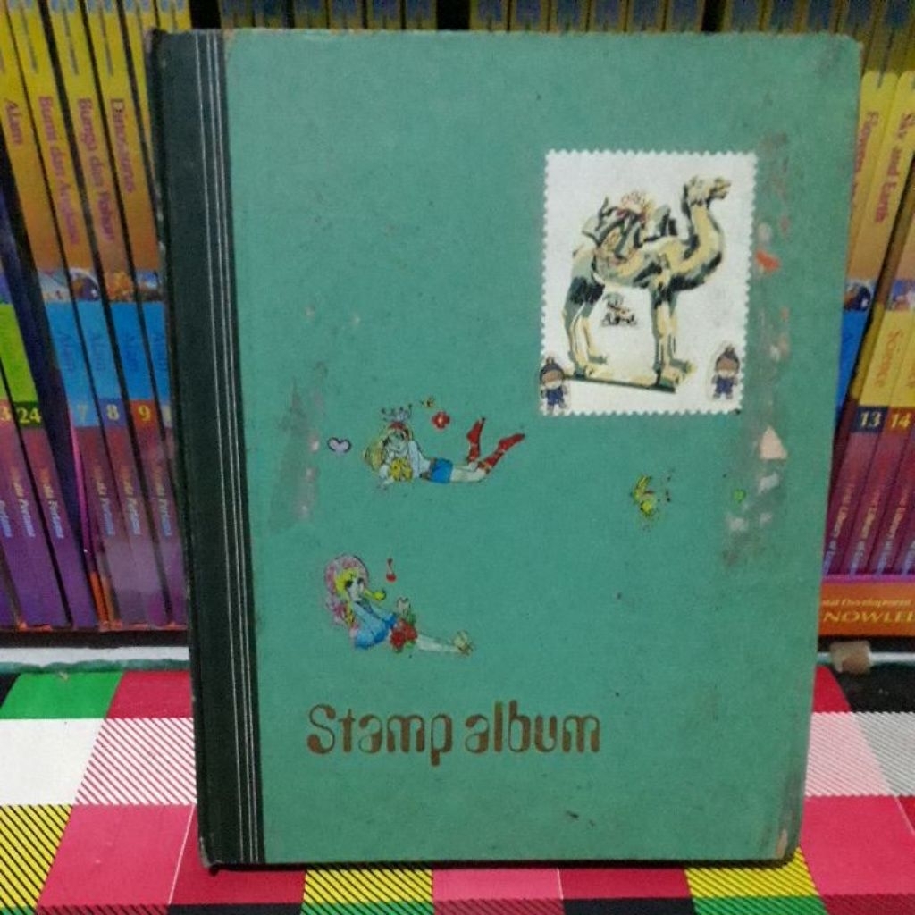 

STAMP ALBUM UKURAN BESAR + STAMP ISI 1100 PCS LEBIH