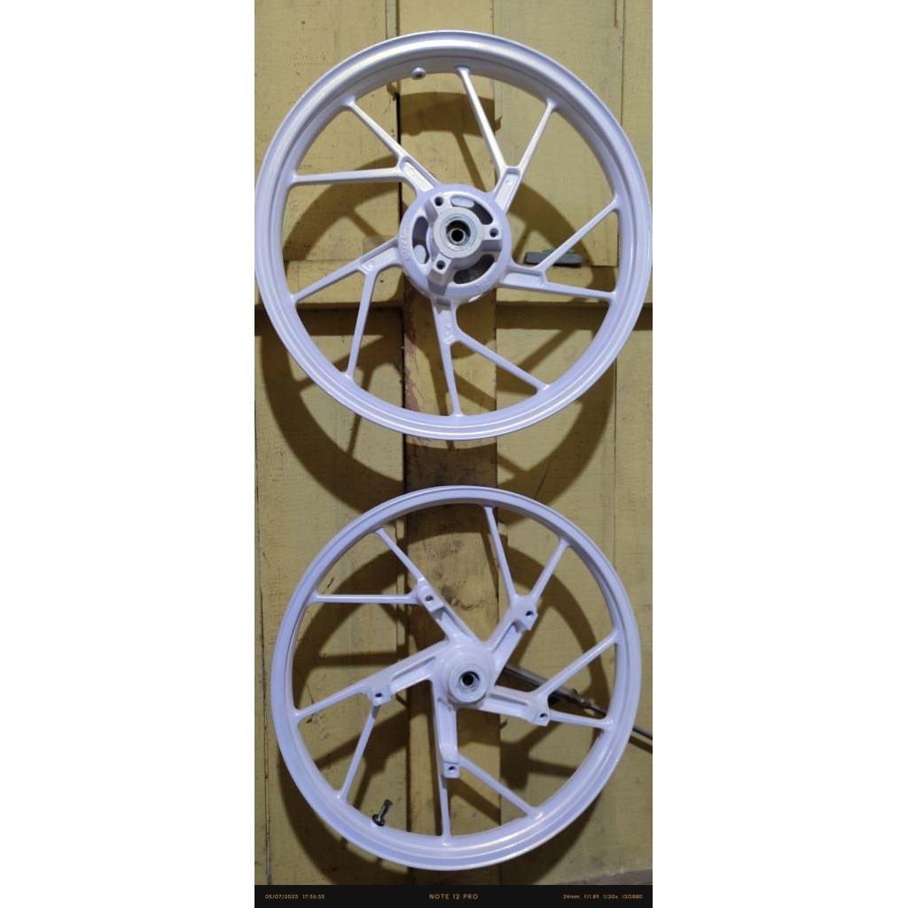 VELG SATRIA FU ORIGINAL COPOTAN WARNA PUTIH LEMBAYUNG GOLD MULUS