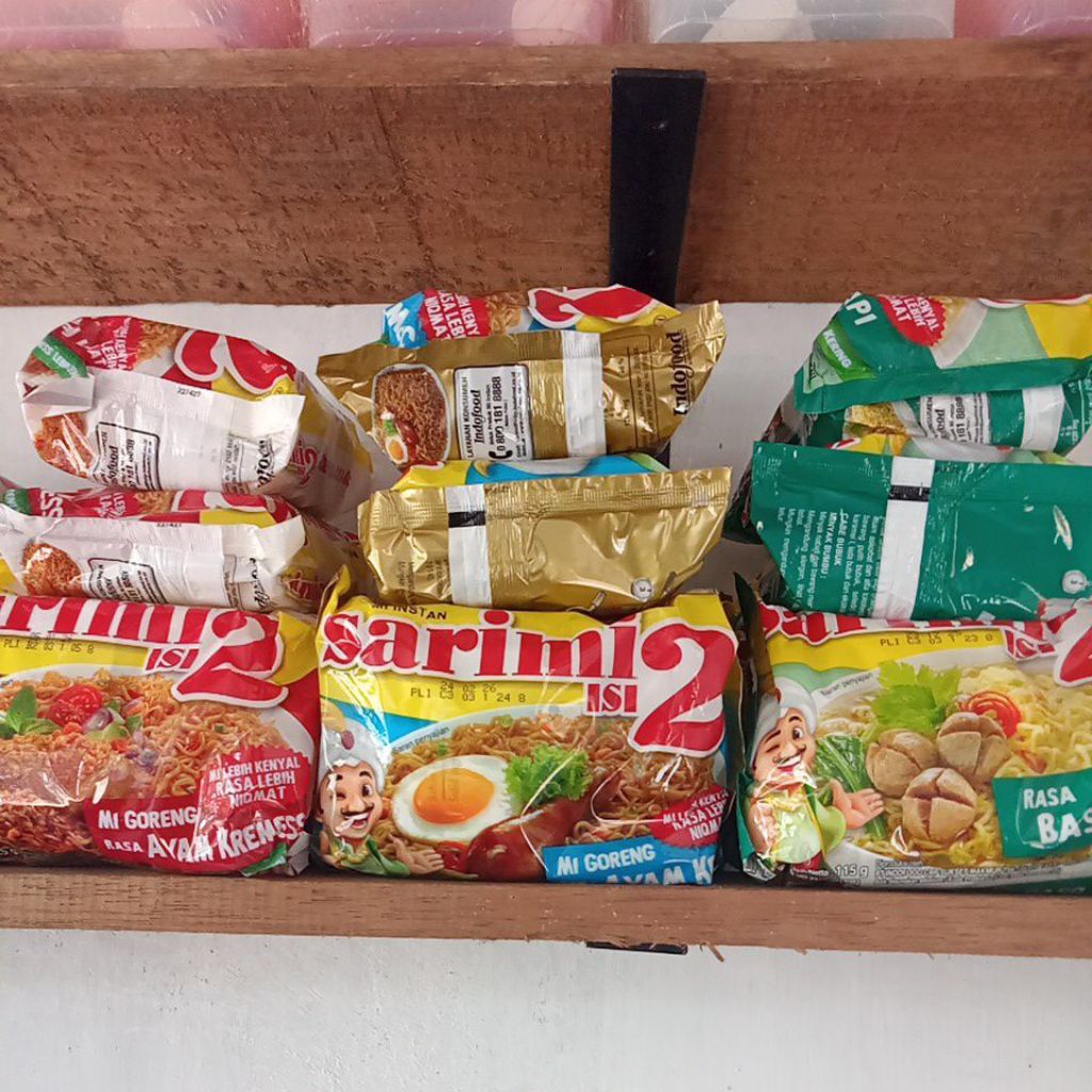 

Mie Sarimi Isi 2 goreng Ayam Kecap, Ayam Kremes dan Baso Sapi (Isi 5pcs)