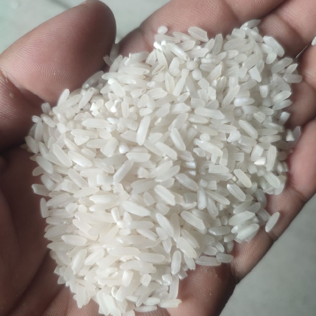 

Beras C4 Super Premium putih bersih utuh pulen asli Sleman 1kg