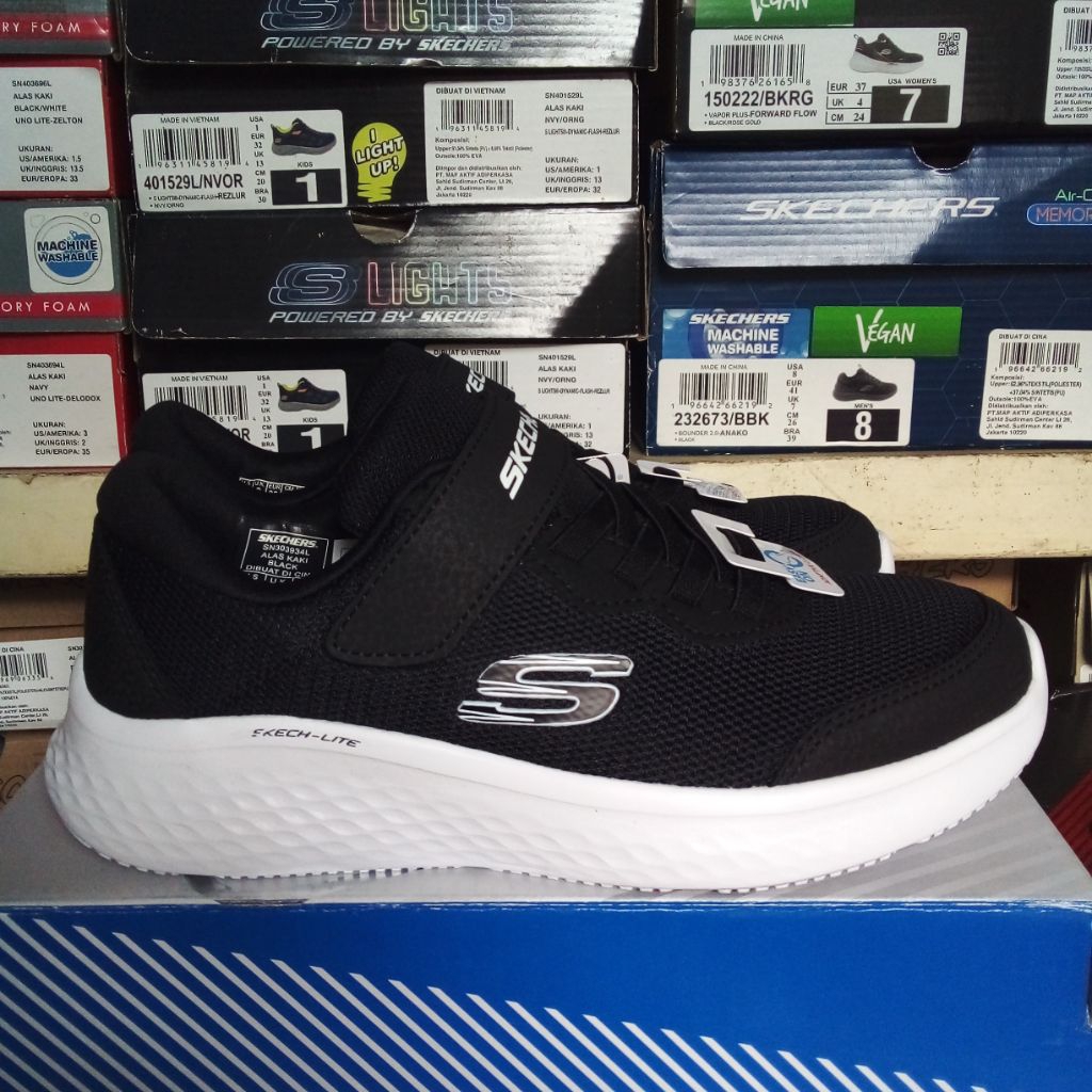 Sneaker Anak Laki Skechers Original Size 35 - 37