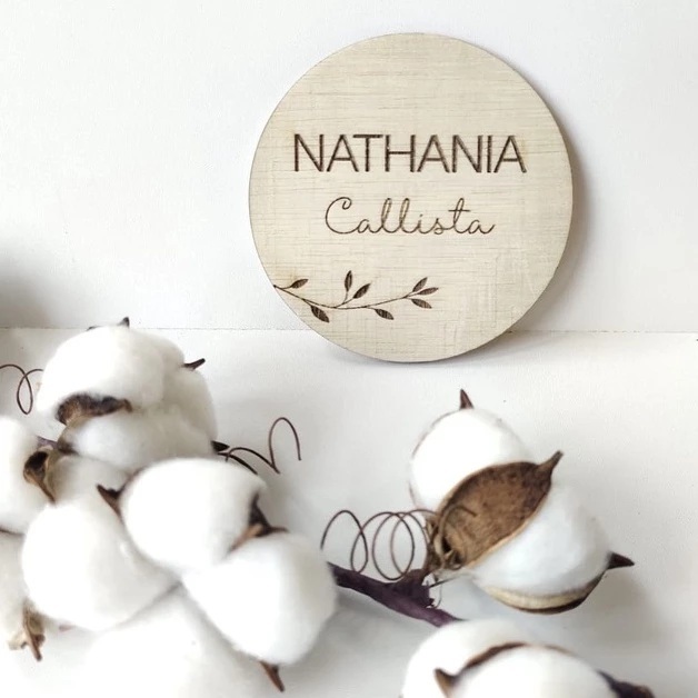 Papan Nama Bayi Custom Daun |Wooden Plaque |Properti Kelahiran Baby Instagramable / Papan Nama Bayi 