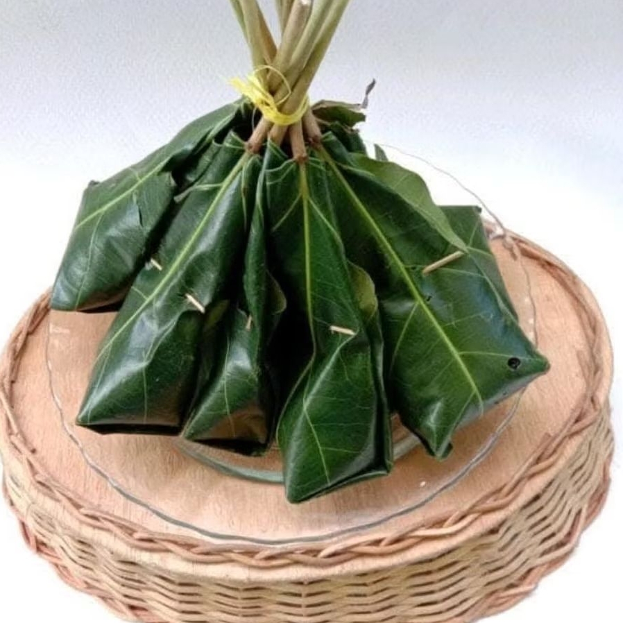 

TAPE KETAN DAUN KEMIRI ASLI KHAS JAWA TIMUR TAPE MANIS LEGIT