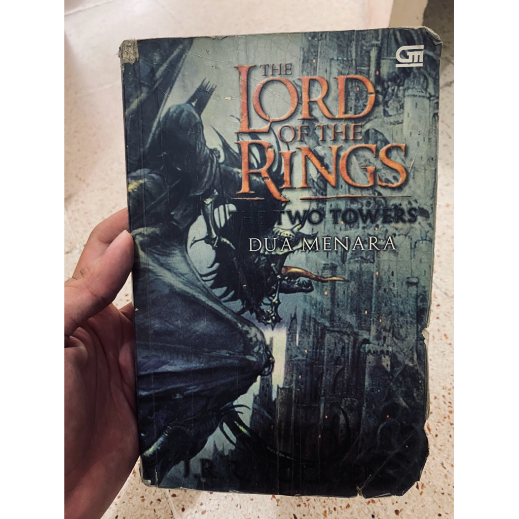 NOVEL LORD OF THE RINGS TWO TOWERS