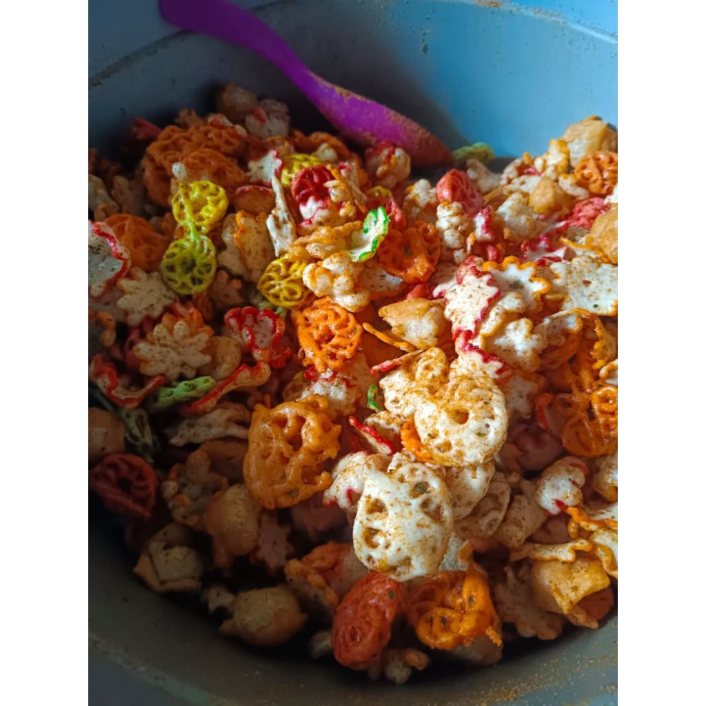 

Snack Gerah Seblak Mix Pedas Daun Jeruk 100 GR