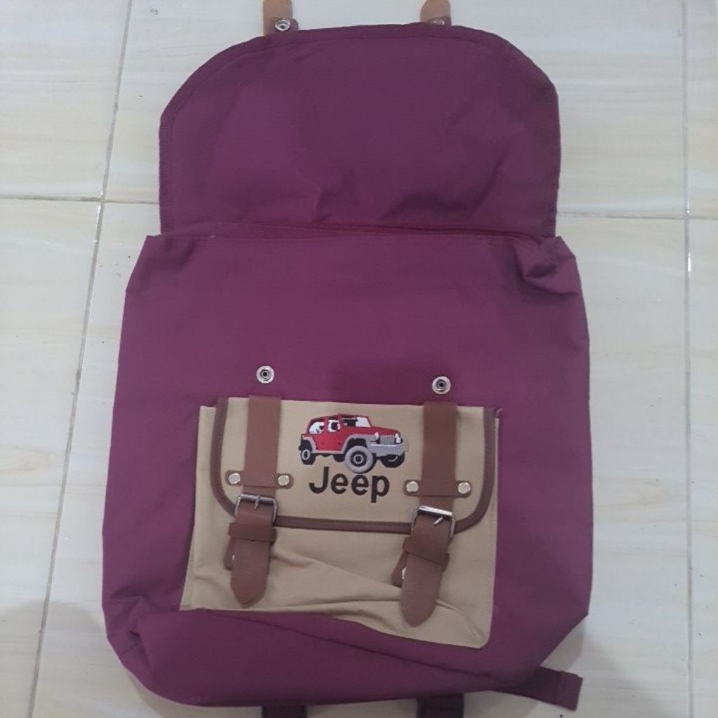 tas wanita warna merah marun ukuran 30x30 cm
