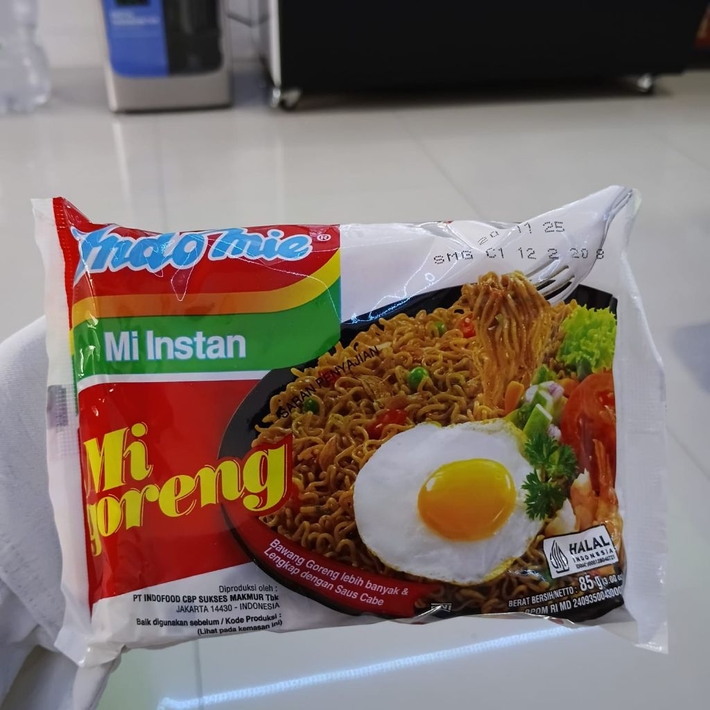 

Indomie Mie Instan Goreng Original, Ayam Bawang, Soto Mie dan Kari Ayam