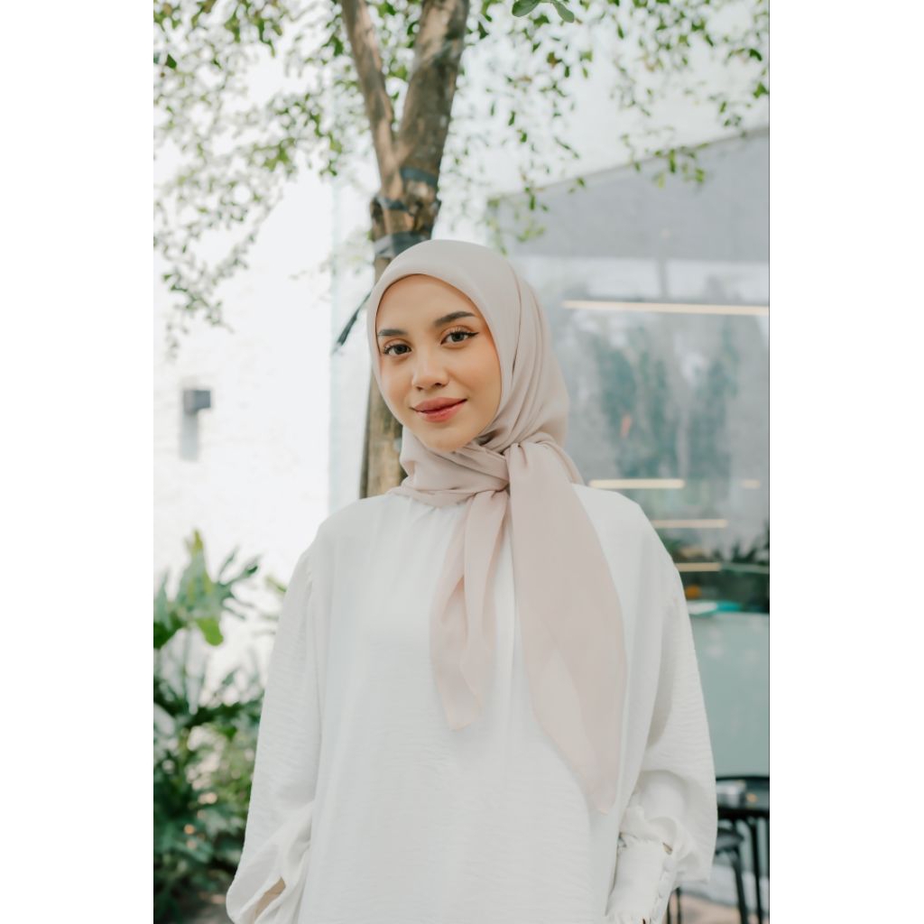 Veiluxe | Hijab Paris Japan | Paris Japan ori | Hijab Segiempat | Hijab segiempat Paris Japan ori | 