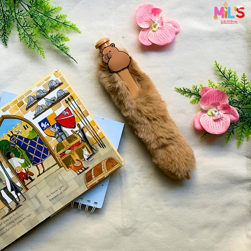 

[CUTE MIL'S] Pulpen Bulu Jumbo Karakter cappybara – Super Gemoy & Nyaman Digenggam!